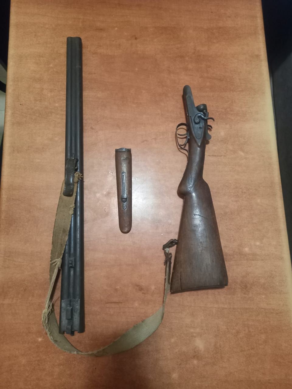 Qanunsuz saxlanılan silahlar götürüldü - FOTO